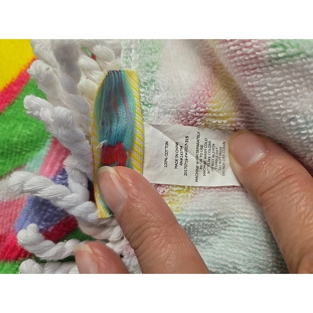 Viv &‎ Lou Round Beach Towel With Colorful Swirls & Fringe About 60 Inches